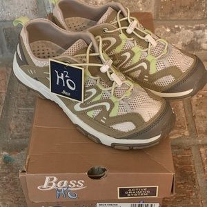 Women Bass H20 water shoes Taupe sz 7